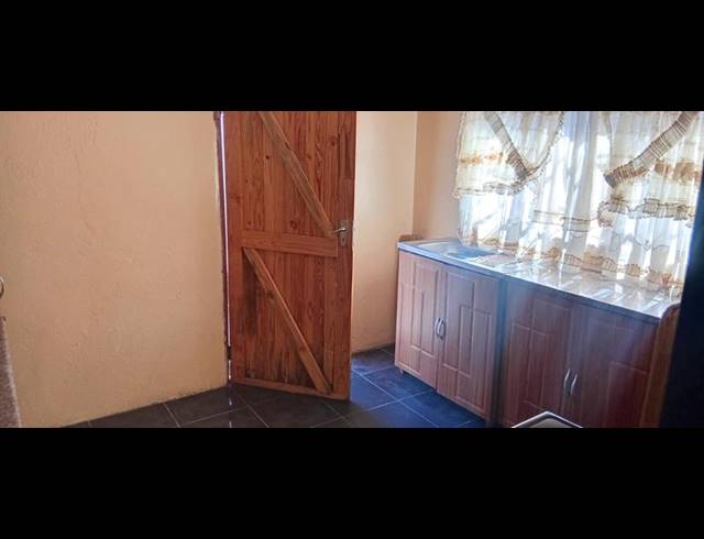 1 BEDROOM HOUSE FOR SALE IN MEADOWLANDS
